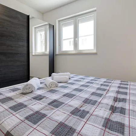 Kana By Rent Istria فيلة *