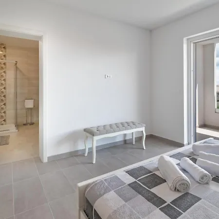 Kana By Rent Istria 乌马格